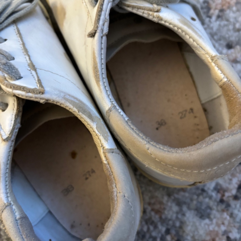 Golden Goose Sneakers - Picture 2 of 5